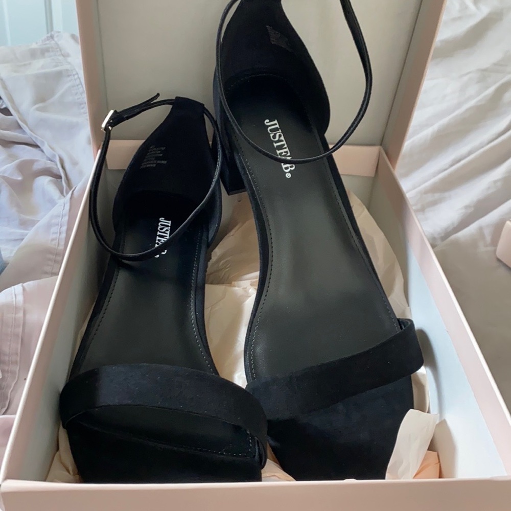 Black Simple Heeled Sandal